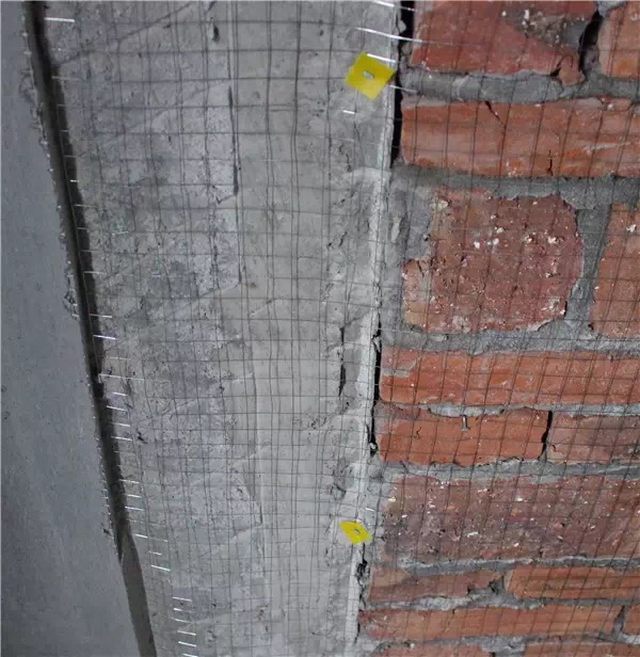 5新老墙衔接处挂铁丝网，防止墙面开裂.jpg